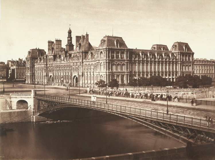 Old Hotel de Ville from the Pont d