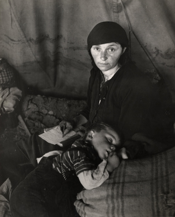 David Seymour (Chim) - Refugees of the Earthquake, Zante, Greece