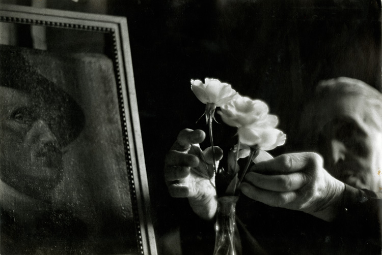 Bruce Davidson - Widow of Montmartre, Mme. Fauché (Hands Fixing Flowers)
