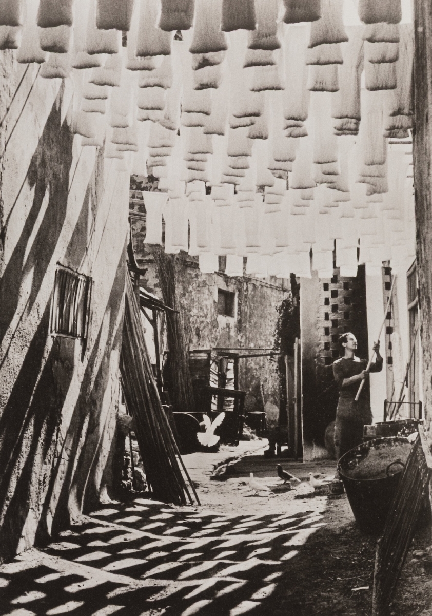 George Rodger - The Wool Suq in Tunis