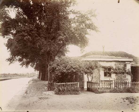 Porte du passage du Canal de L
