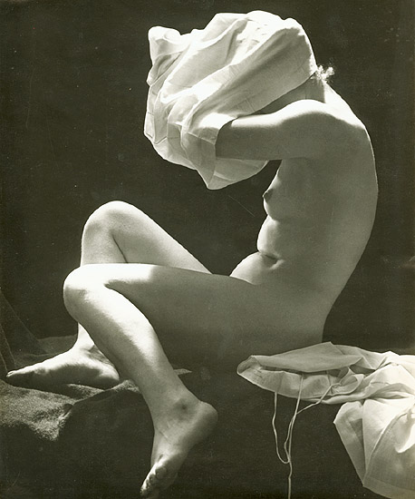 "Le Sylphe" de P. Valery (Female Nude)