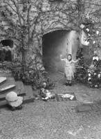Abad�ic - In the Old Yard, Prague