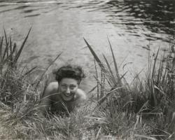 Lartigue - Huguette Sabouret au Ch&acirc;teau des Essarts, Veyvialle, France