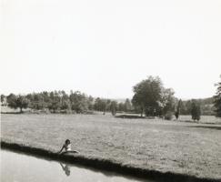 Lartigue - Huguette Sabouret au Ch&acirc;teau des Essarts, Veyvialle, France