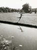 Jacques-Henri Lartigue - Huguette Sabouret au Ch�teau des Essarts, Veyvialle, France