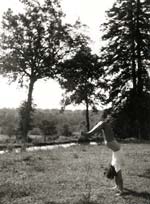 Jacques-Henri Lartigue - Huguette Sabouret au Ch�teau des Essarts, Veyvialle, France