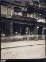 Jean-Eugene-Auguste Atget - Rue des Lombards, Paris