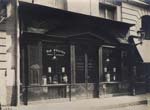 Jean-Eugene-Auguste Atget - Lemaire Pharmacien (Lescot Apothicaire), 14 Rue de Grammont, Paris