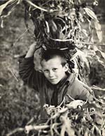 Bernard  Pierre Wolff - Boy in Bosnia, Yugoslavia