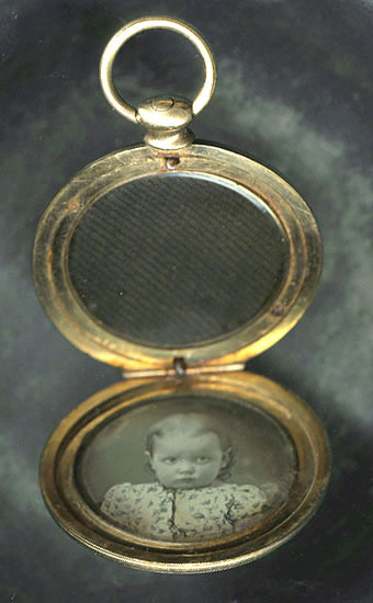 Anonymous - Baby in Solid Gold Locket Anonymous - Baby in Solid Gold Locket
