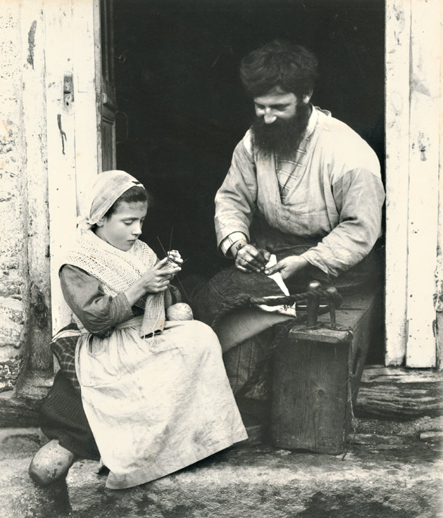 Photo Detail - Charles Smerdon Roe - Untitled (Knitting) Photo Detail - Charles Smerdon Roe - Untitled (Knitting)