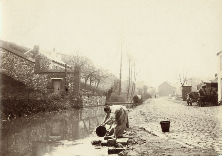 Leonard Misonne - Woman Drawing Water from a Stream Leonard Misonne - Woman Drawing Water from a Stream