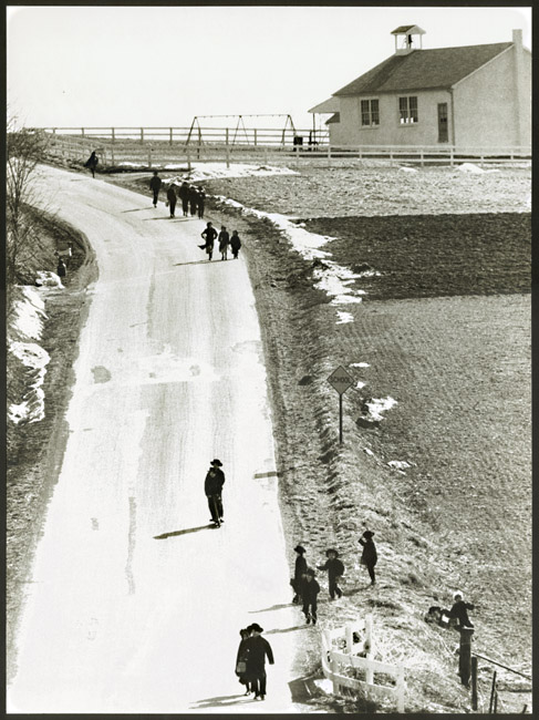 Photo Detail - Barry Thumma - Amish Children on Road from Schoolhouse