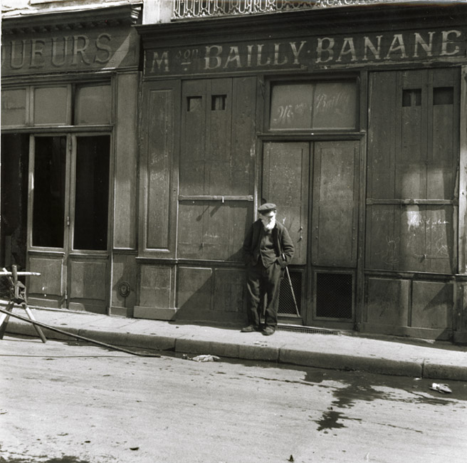 Photo Detail - Fritz Henle - Old Man Waiting, Paris Photo Detail - Fritz Henle - Old Man Waiting, Paris