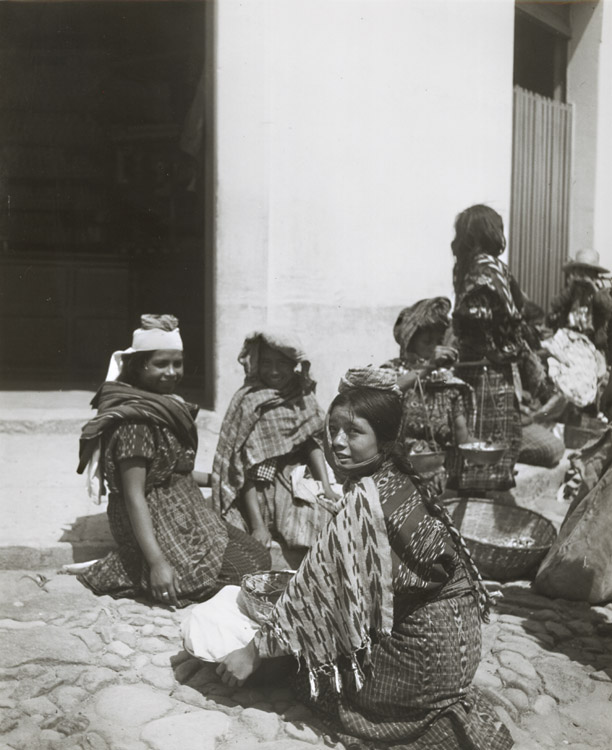 Pierre Verger - Women of Tonicopan, Guatemala Pierre Verger - Women of Tonicopan, Guatemala