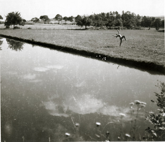 Jacques-Henri Lartigue - Huguette Sabouret au Château des Essarts, Veyvialle, France Jacques-Henri Lartigue - Huguette Sabouret au Château des Essarts, Veyvialle, France