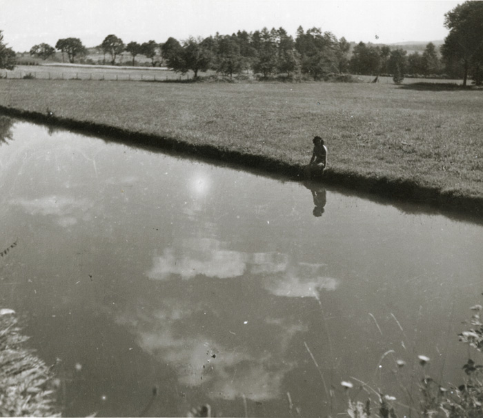 Jacques-Henri Lartigue - Huguette Sabouret au Château des Essarts, Veyvialle, France Jacques-Henri Lartigue - Huguette Sabouret au Château des Essarts, Veyvialle, France