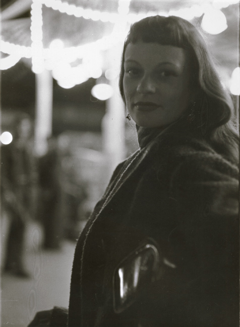 Robert Doisneau - Christiane Chevalier at Ivresse, Foire du Trone Robert Doisneau - Christiane Chevalier at Ivresse, Foire du Trone