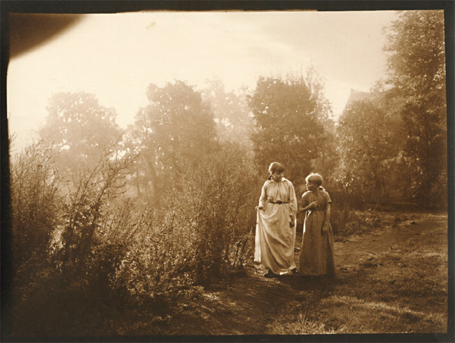 Leonard Misonne - Girls on a Stroll Leonard Misonne - Girls on a Stroll