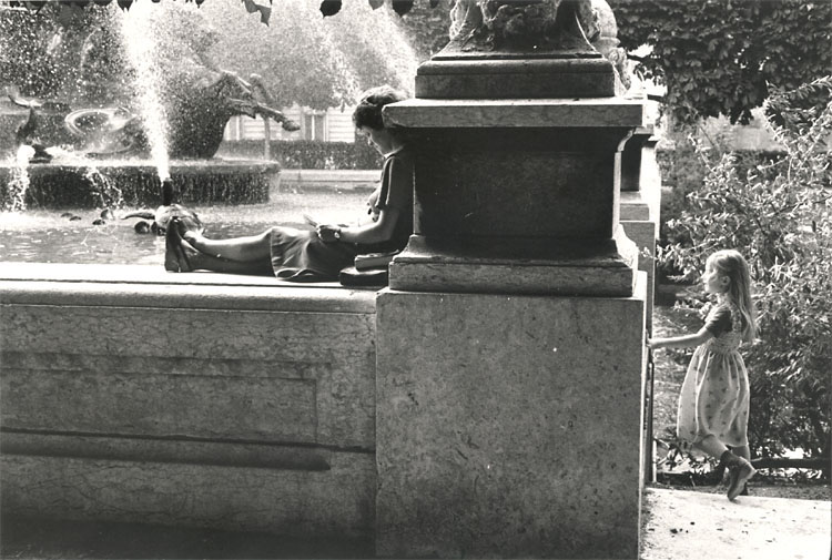Edouard Boubat - Jardin du Luxembourg, Paris Edouard Boubat - Jardin du Luxembourg, Paris