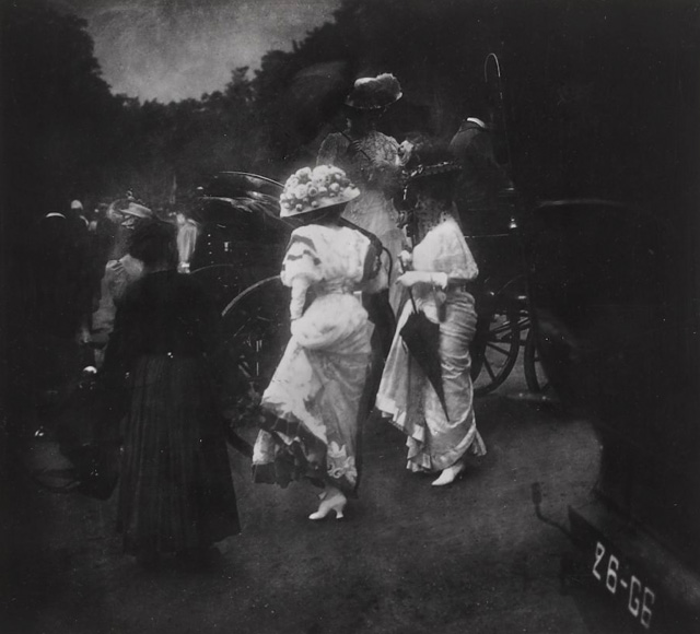 Edward Steichen - Steeplechase Day, Paris, after the Races Edward Steichen - Steeplechase Day, Paris, after the Races