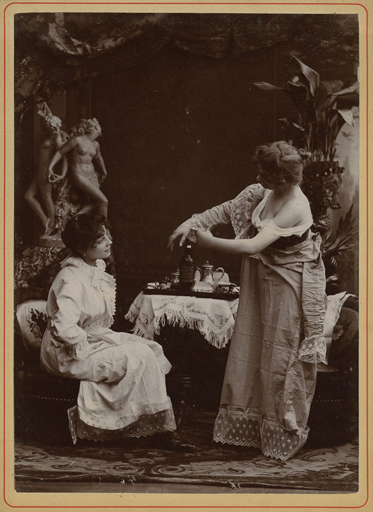 Photo Detail - Anonymous - "La Comparaison" Photo Detail - Anonymous - "La Comparaison"