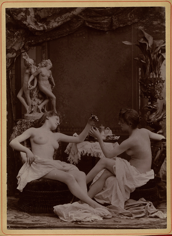 Photo Detail - Anonymous - "La Comparaison" Photo Detail - Anonymous - "La Comparaison"