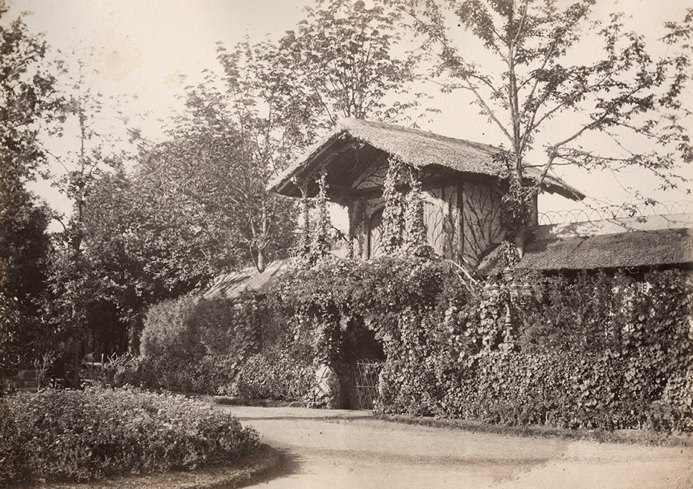 Photo Detail - Charles Marville (dit), Charles-François Bossu - Extérieur de la Loge Impériale au Théâtre des Fleurs, Pré Catelan, Bois de Boulogne