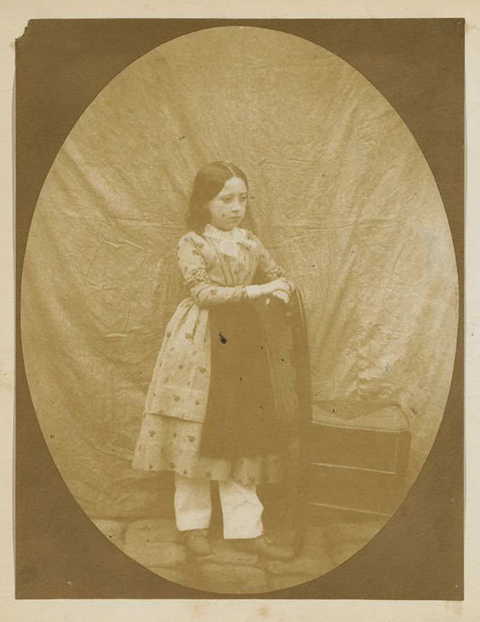 Hippolyte Bayard - Portrait d’une Jeune Fille (Georgina Benoist) avec Chaise Hippolyte Bayard - Portrait d’une Jeune Fille (Georgina Benoist) avec Chaise