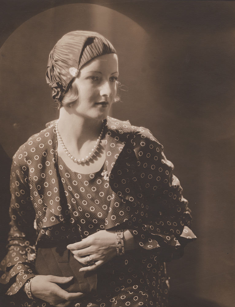 Vogue Magazine Photographer - Woman with Pearls and Flapper Hat Vogue Magazine Photographer - Woman with Pearls and Flapper Hat