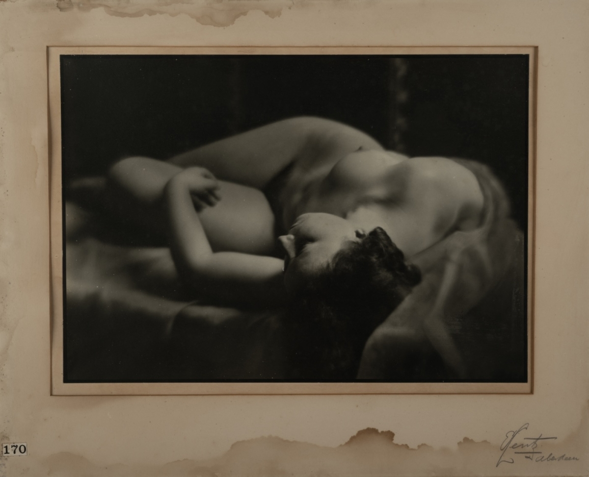 Photo Detail - E. Lentz. - Reclining Female Nude