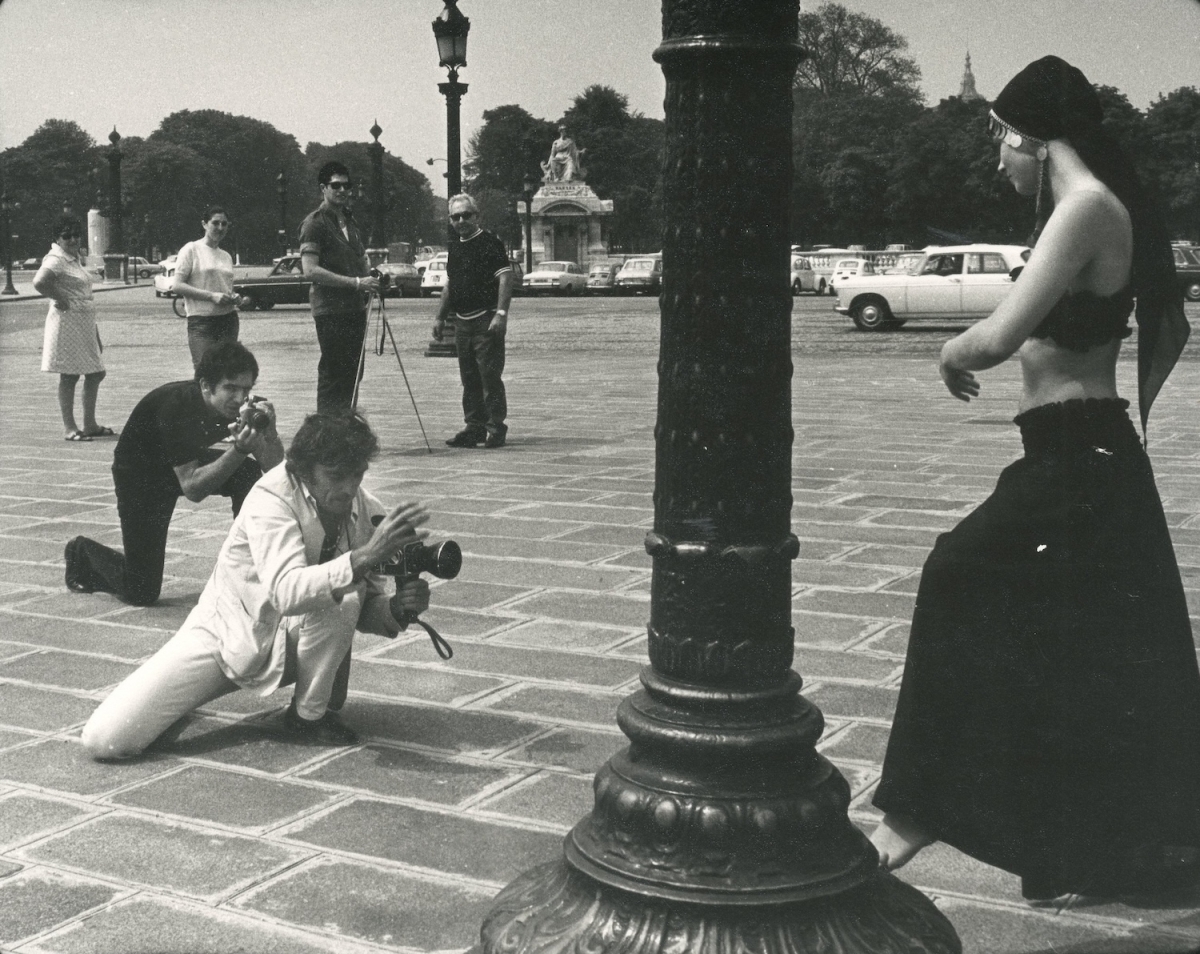Robert Doisneau - Fashion Photoshoot, Place de la Concorde Robert Doisneau - Fashion Photoshoot, Place de la Concorde
